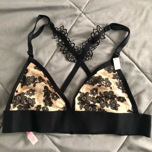 BWT BRAND NEW Victoria’s Secret Pink Bralette (M)